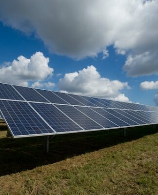 Jakie trendy i innowacje obecnie rozwijają się w dziedzinie energii słonecznej