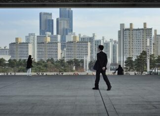 Jak założyć wyciszenie na drzwi? Jak założyć wyciszenie na drzwi?