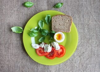 Co włożyć do dołka podczas sadzenia pomidorów? Co włożyć do dołka podczas sadzenia pomidorów?