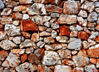 Ile warstw płyt gipsowych na sufit?