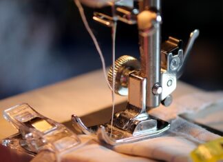 Jak zamontować stopkę do drzwi?